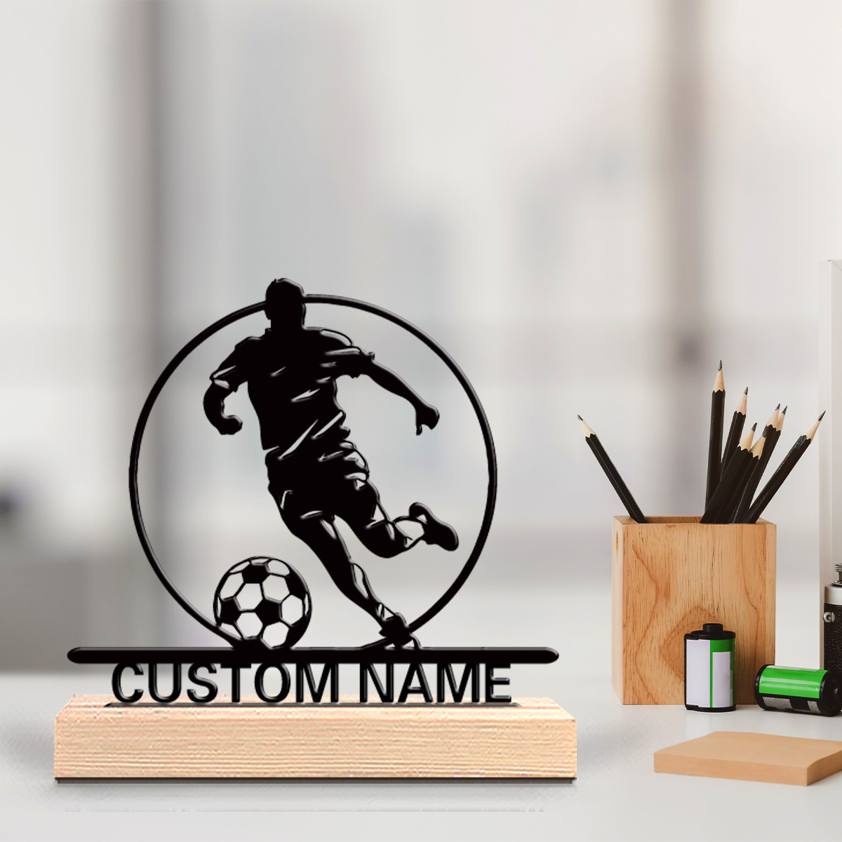 Home Decor Theme - تمثال معدني مخصص للاعب كرة قدم